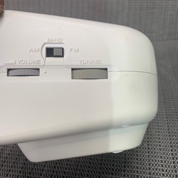 Sony Dream Machine ICF-C112 AM/FM Alarm Clock Radio With Snooze & Sleep Function - Picture 5 of 7